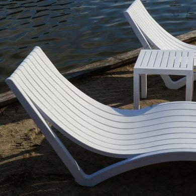 Комплект із 2 шезлонгів Onto Siesta Slim + Стіл Siesta Ocean Side Table - White